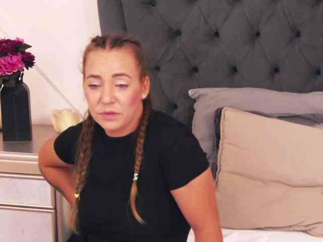 LauraSnow webcam