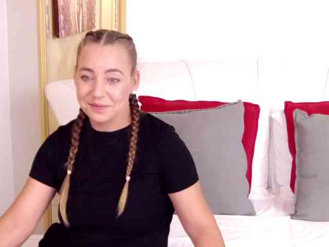 LauraSnow webcam