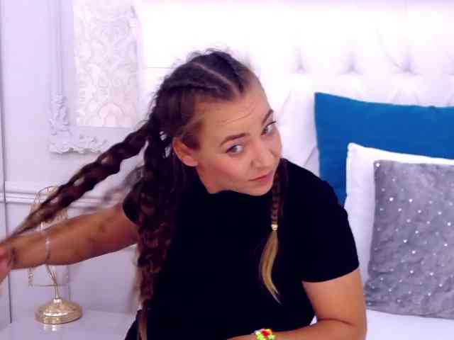 LauraSnow webcam