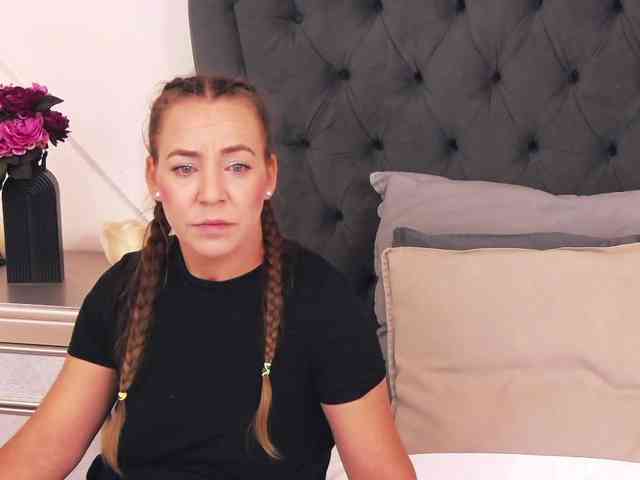 LauraSnow webcam