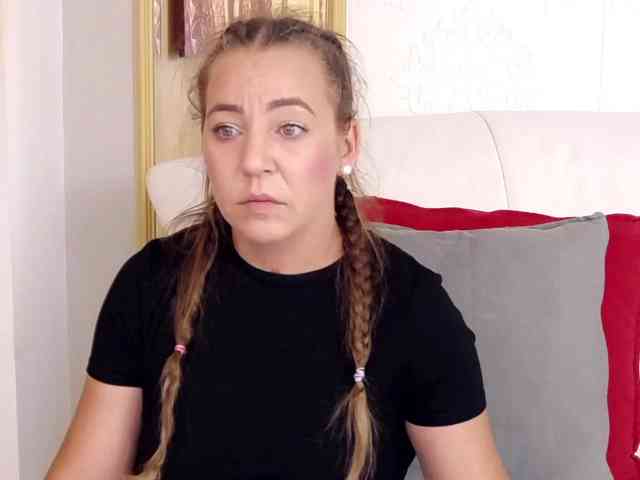 LauraSnow webcam