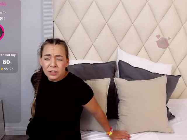 LauraSnow webcam