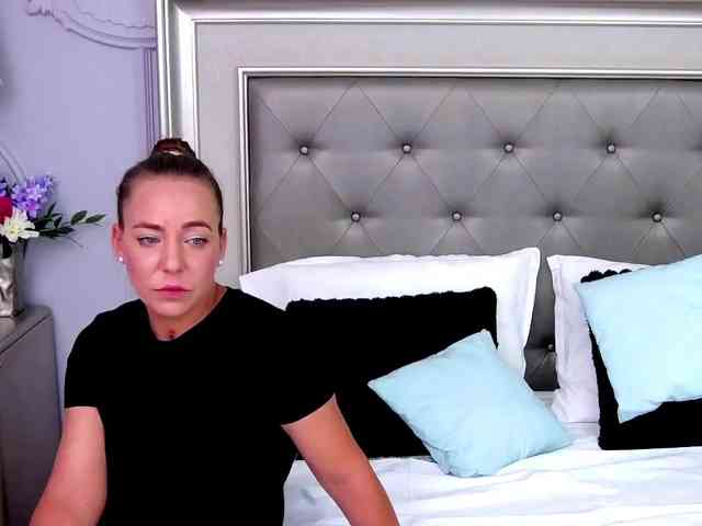 LauraSnow webcam