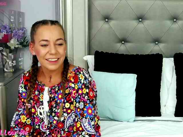 LauraSnow webcam