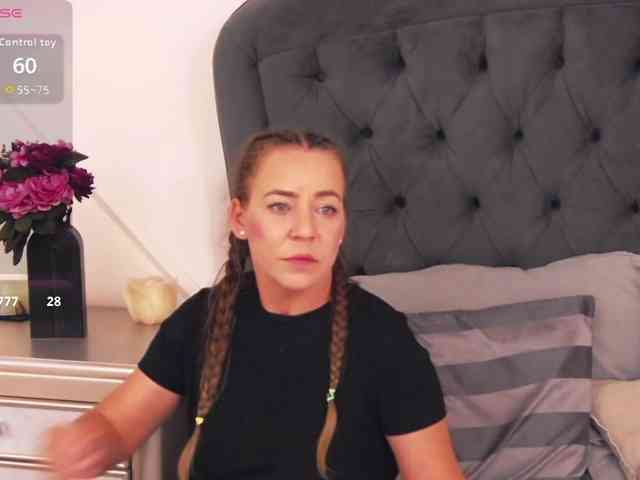 LauraSnow webcam