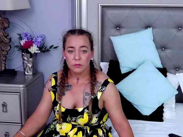 LauraSnow webcam
