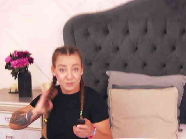 LauraSnow webcam