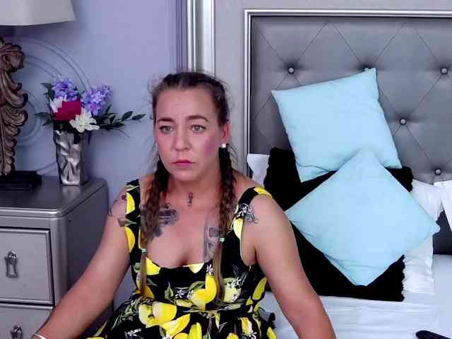 LauraSnow webcam