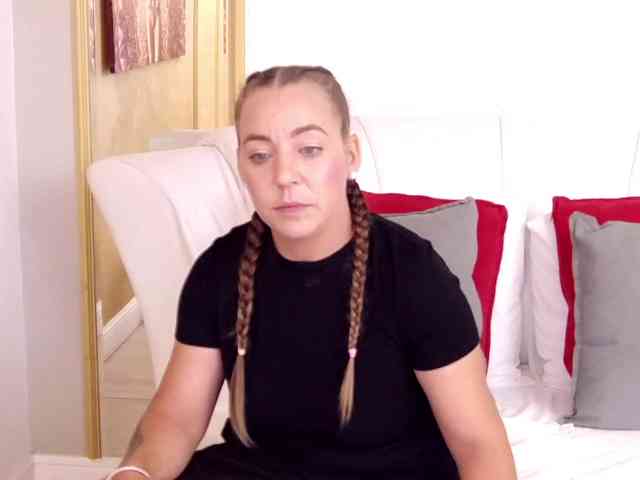 LauraSnow webcam