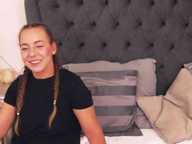 LauraSnow webcam