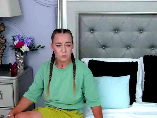 LauraSnow webcam