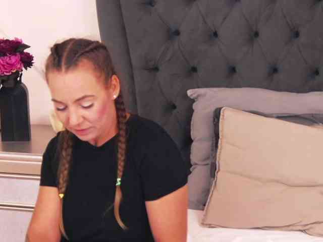 LauraSnow webcam