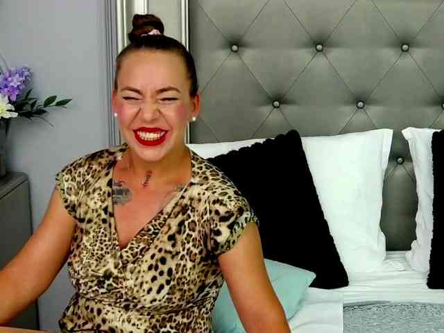 LauraSnow webcam