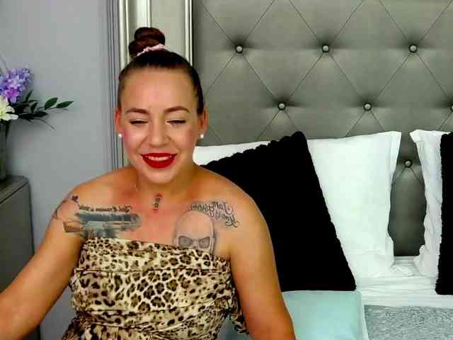 LauraSnow webcam