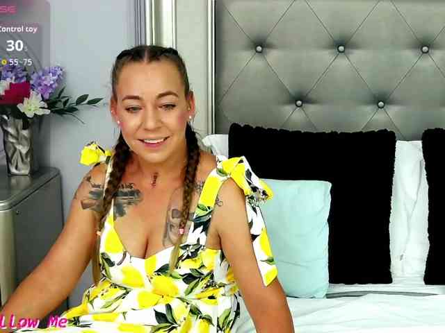 LauraSnow webcam