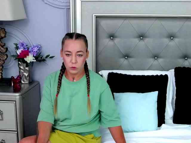 LauraSnow webcam