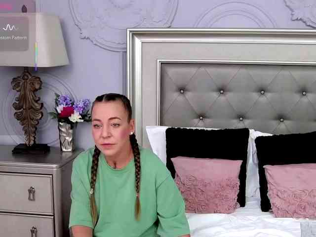 LauraSnow webcam