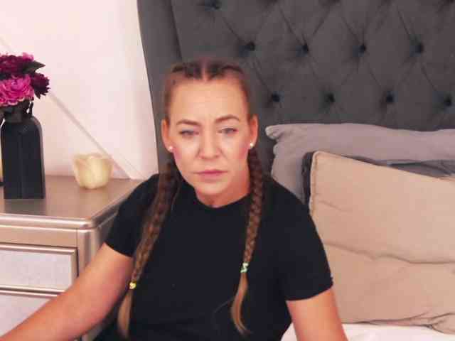 LauraSnow webcam