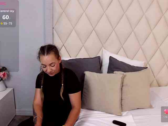 LauraSnow webcam