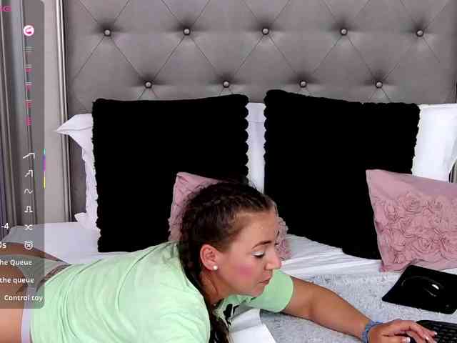 LauraSnow webcam