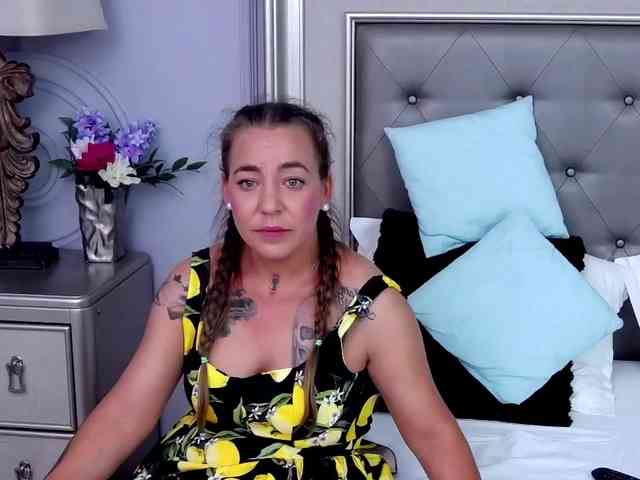 LauraSnow webcam