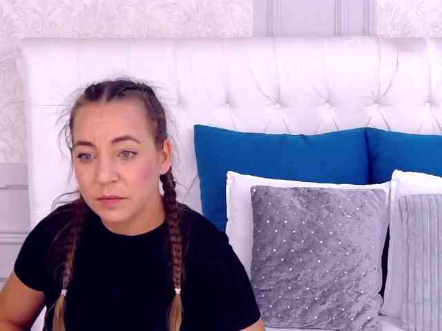 LauraSnow webcam