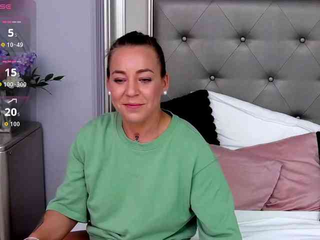 LauraSnow webcam
