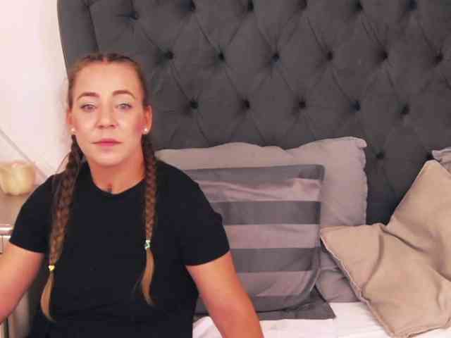 LauraSnow webcam