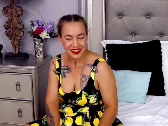 LauraSnow webcam