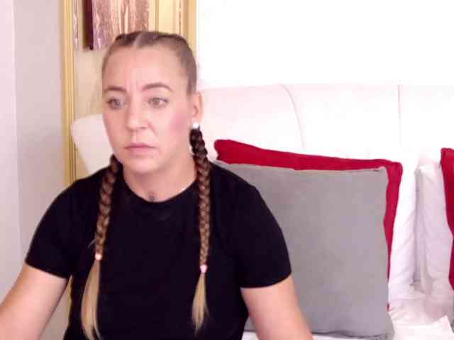 LauraSnow webcam