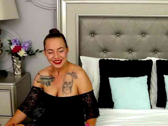LauraSnow webcam