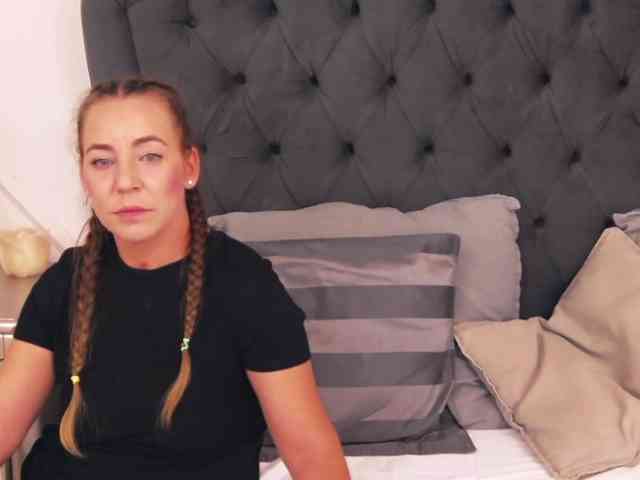 LauraSnow webcam