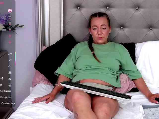 LauraSnow webcam