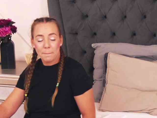 LauraSnow webcam