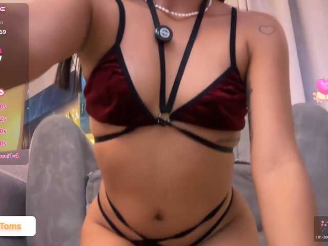 Racheltooms live cam