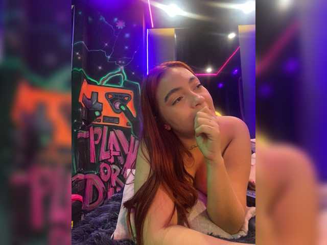 AliceHiills's BongaCams show and profile