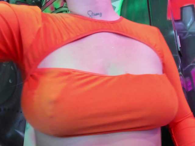 Sex chat gratuit in direct cu AliceHiills pe BongaCams