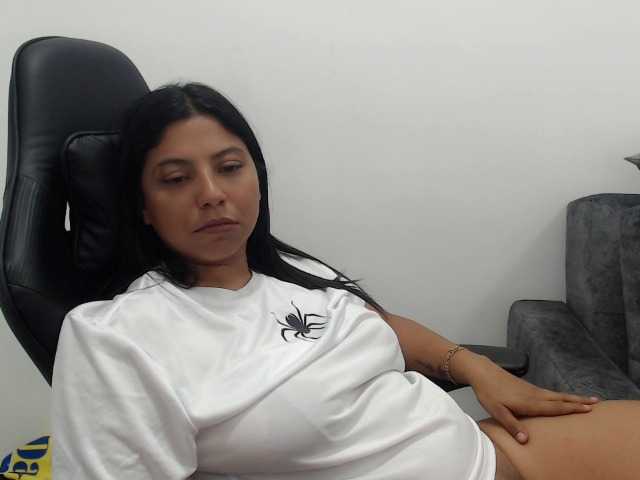 leyla9 live cam on BongaCams