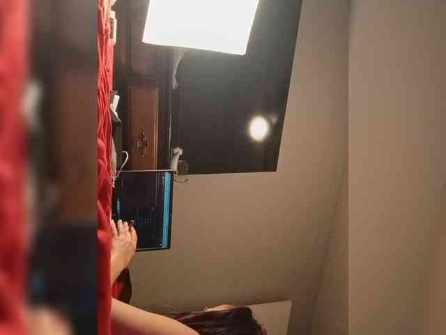 QUEENOFMEN webcam