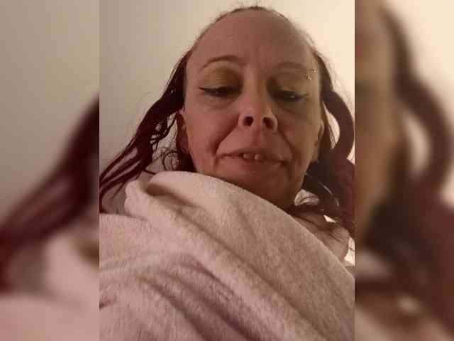 QUEENOFMEN webcam