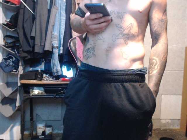 TrapmasterB, 27 y/o - Live Cam on BongaCams