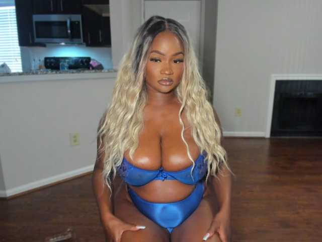 supanovaa live cam on BongaCams