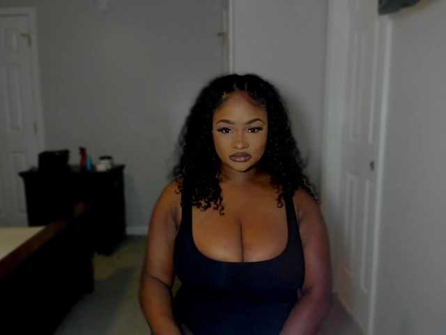 supanovaa live cam on BongaCams