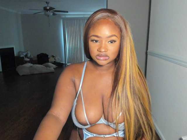 supanovaa live cam on BongaCams