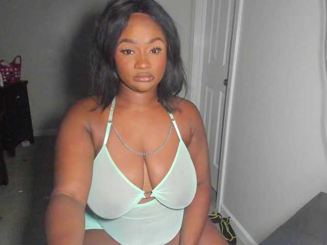 supanovaa live cam on BongaCams