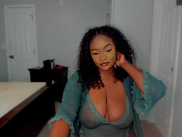 supanovaa live cam on BongaCams