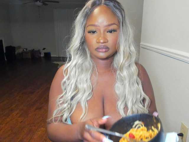 supanovaa live cam on BongaCams