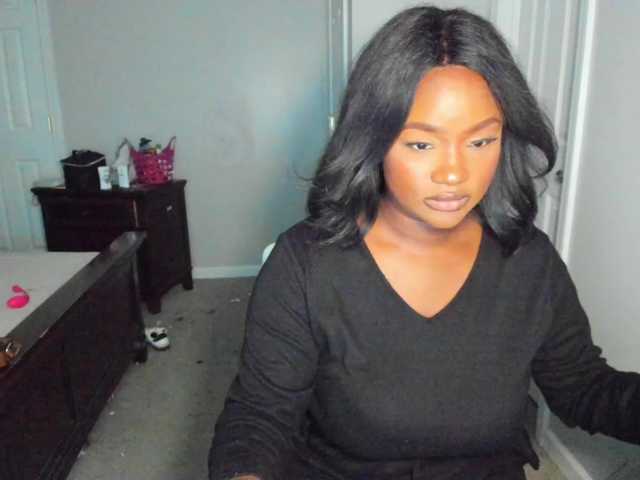 le modèle supanovaa est en webcam porno dans un show sur le site bongacams, il possède les tags suivants: Ebony,Brunette,Shaved