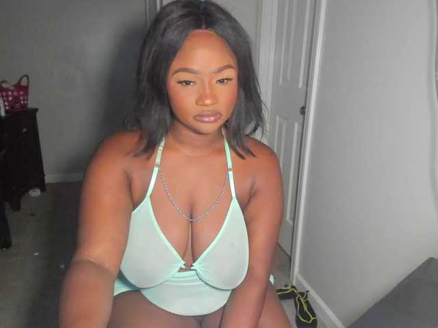 supanovaa live cam on BongaCams