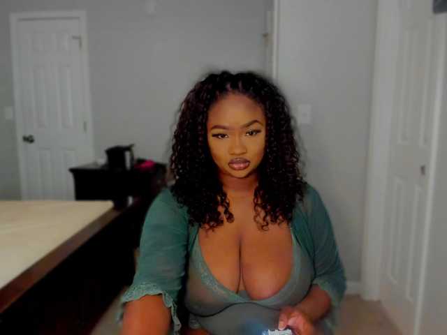 supanovaa live cam on BongaCams